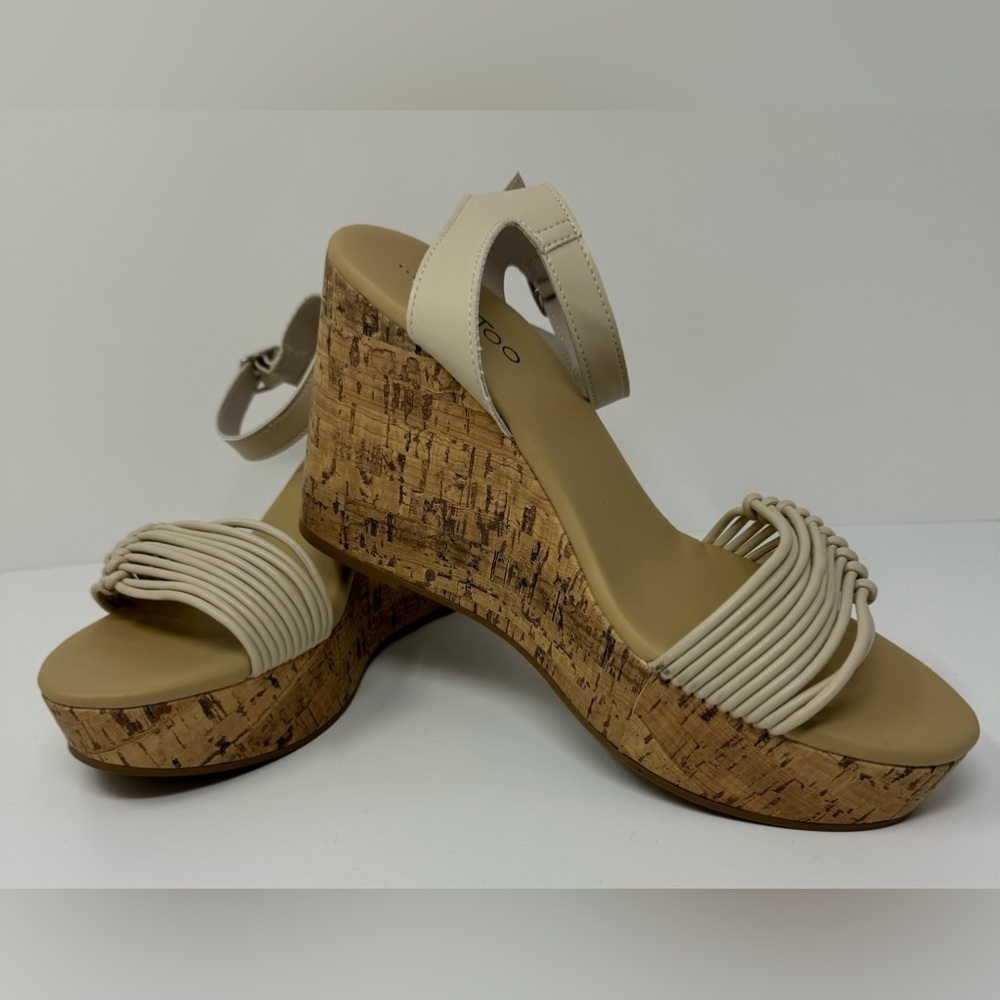 Me too Taupe cork wedge adjustable strap sandals size 9.5 New!NWOB